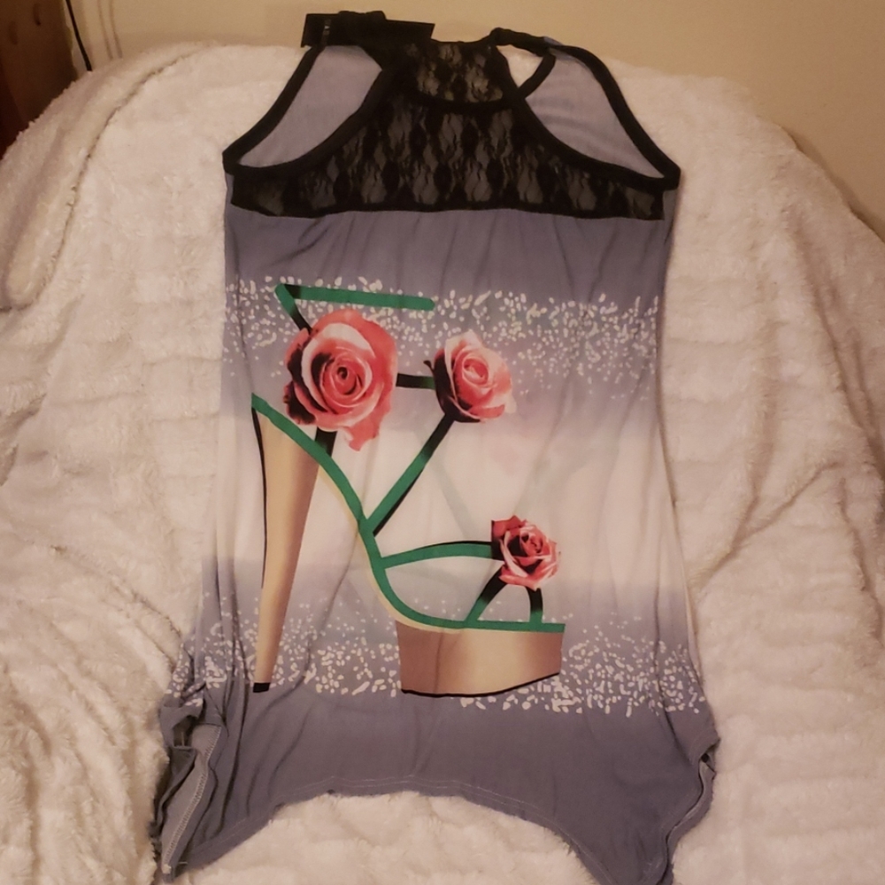 Tops - Picture 2 of 4
